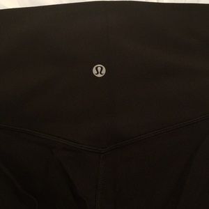 Lululemon size 10 high waist 3/4 cut leggings